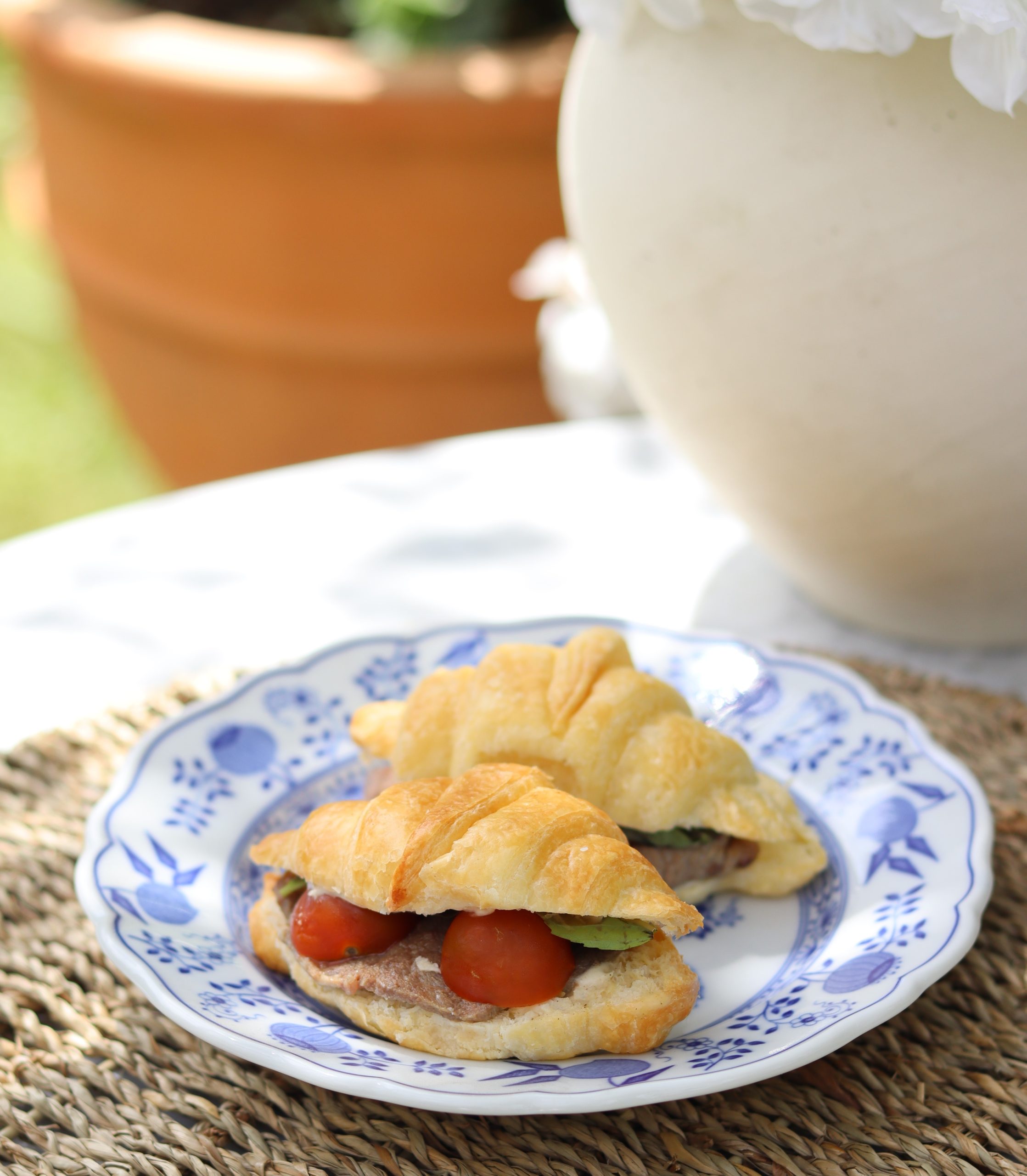 Croissant churrasco tomate albahaca 1278 pagina