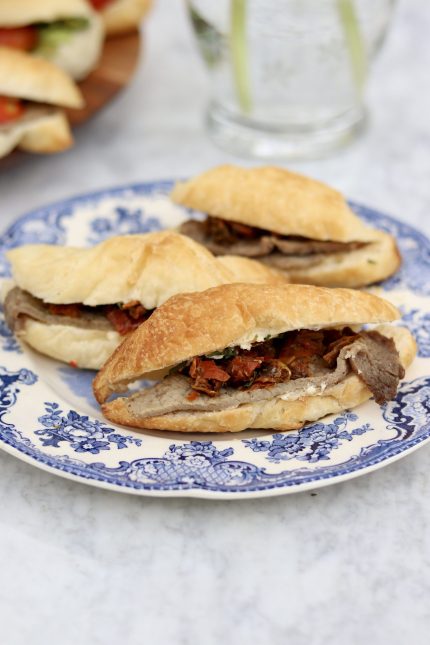 Tap Churrasco Cebolla Caramelizada Pimenton Pan Croissant - 25 Unidades