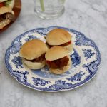 Tap Churrasco Cebolla Caramelizada Pimenton Pan Redondo