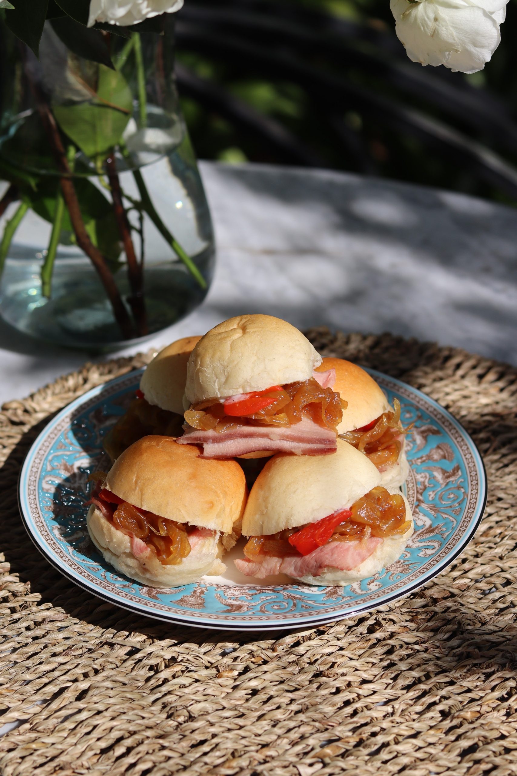 Tap-Roasat-beef-Cebolla-Caramelizada-Redondo-scaled-1